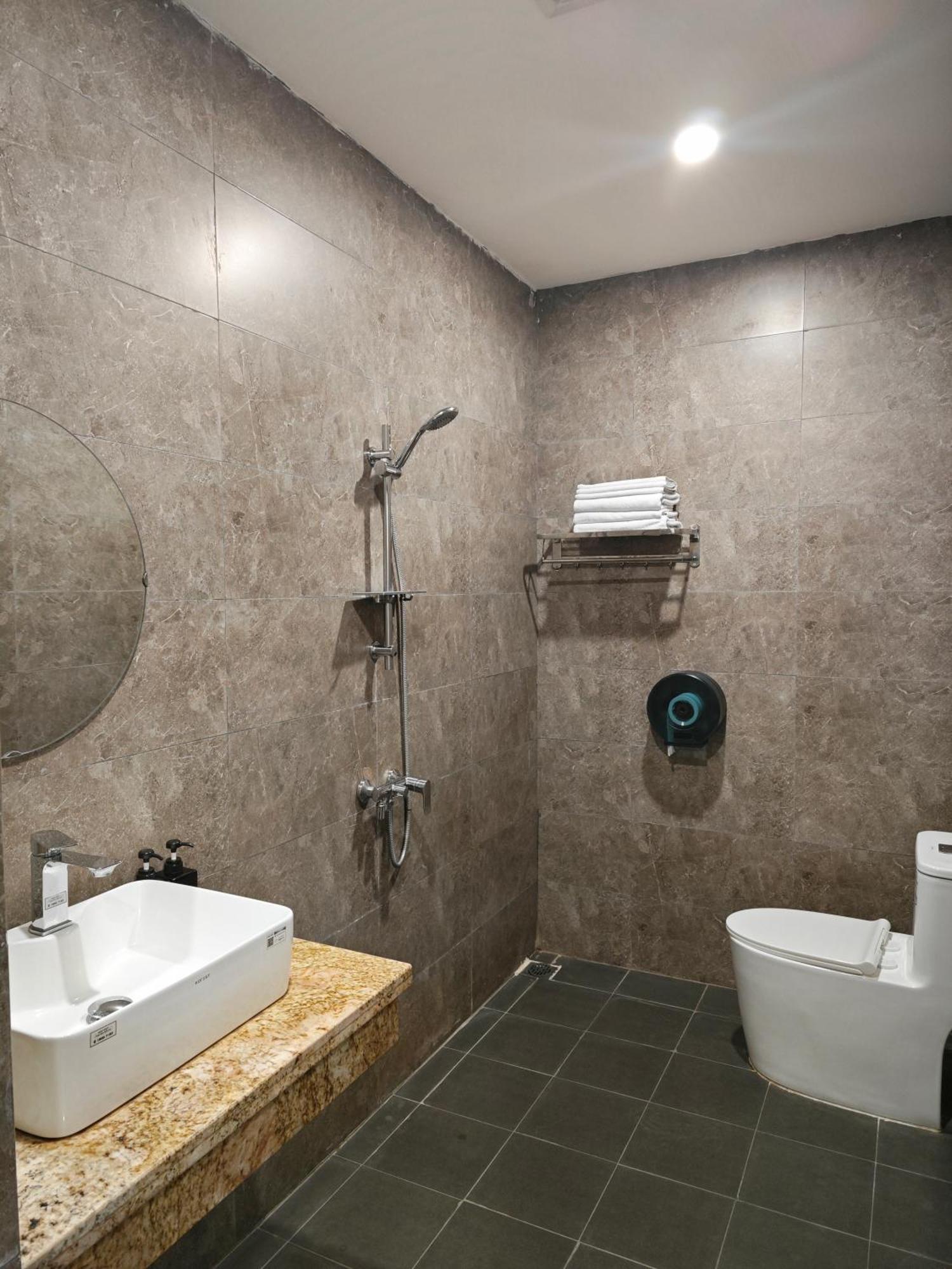 Kim Thanh Hotel, Vinh Phuc - Near Heron Lake Golf, Dam Vac Vinh Yen Екстериор снимка